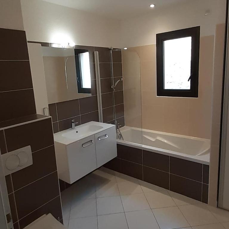 Vaste appartement 3 chambres - Vue exceptionnelle - Appartement - Vue sur Lac - 16