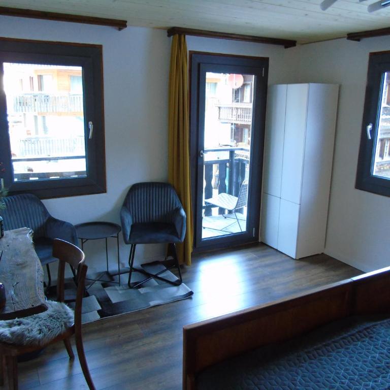 Room's chez BeNi - Doppelzimmer mit Balkon - 3