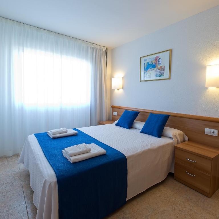Pineda Park - Three-Bedroom Apartment - 7