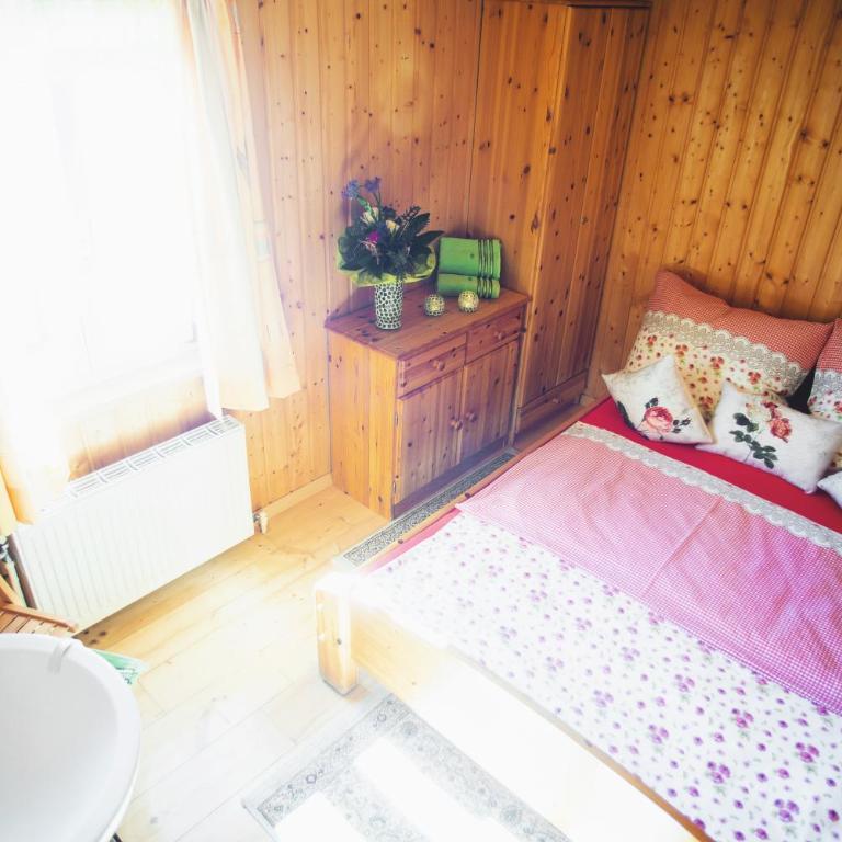 Krummholzhütte - Doppelzimmer mit Gemeinschaftsbad - 1