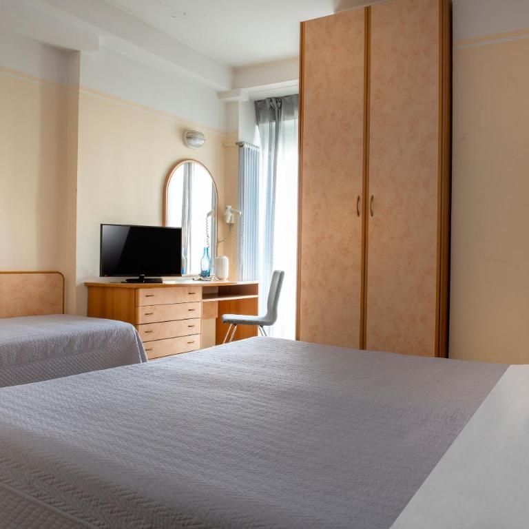 Hotel Eliseo Riccione - Comfort Triple Room - 6