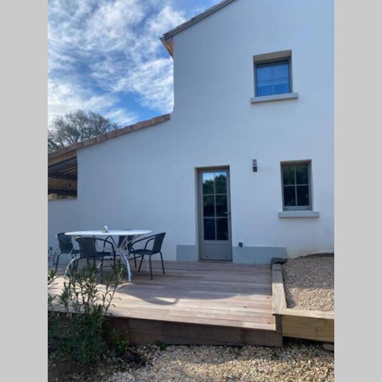 Appartement à cavalaire dans un domaine privé au rez-de-jardin - One-Bedroom Apartment - 12