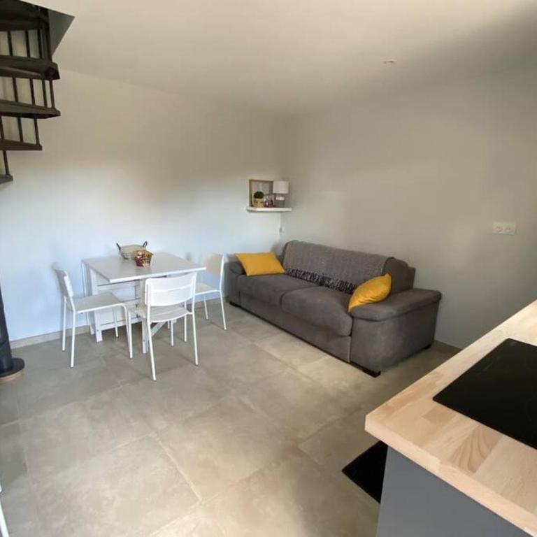 Appartement à cavalaire dans un domaine privé au rez-de-jardin - One-Bedroom Apartment - 23