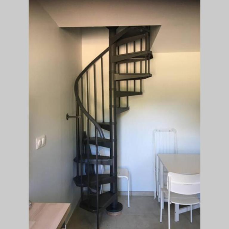 Appartement à cavalaire dans un domaine privé au rez-de-jardin - One-Bedroom Apartment - 24