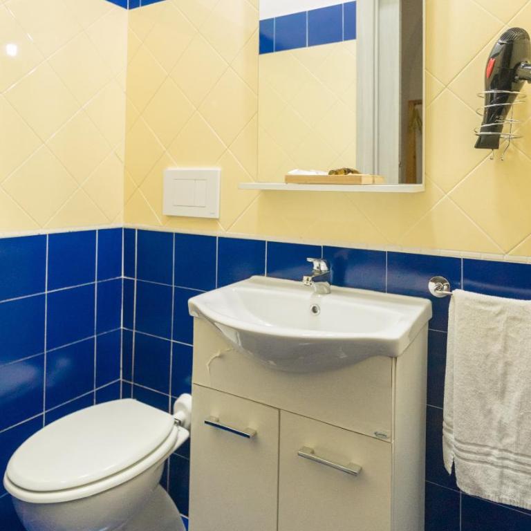 Stabiae Luxury Rooms - Camera King con Vasca Idromassaggio - 8