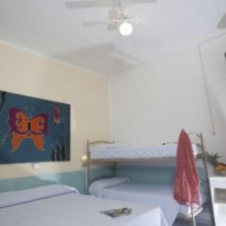 Hotel Oceania - Camera Tripla Deluxe - 1