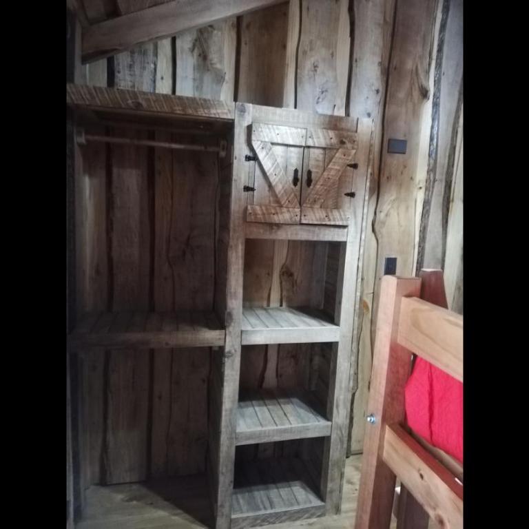 Cabana rustica 2 maravillosa,con troncos nativos, con orilla de Rio Trancura - Casa - 19