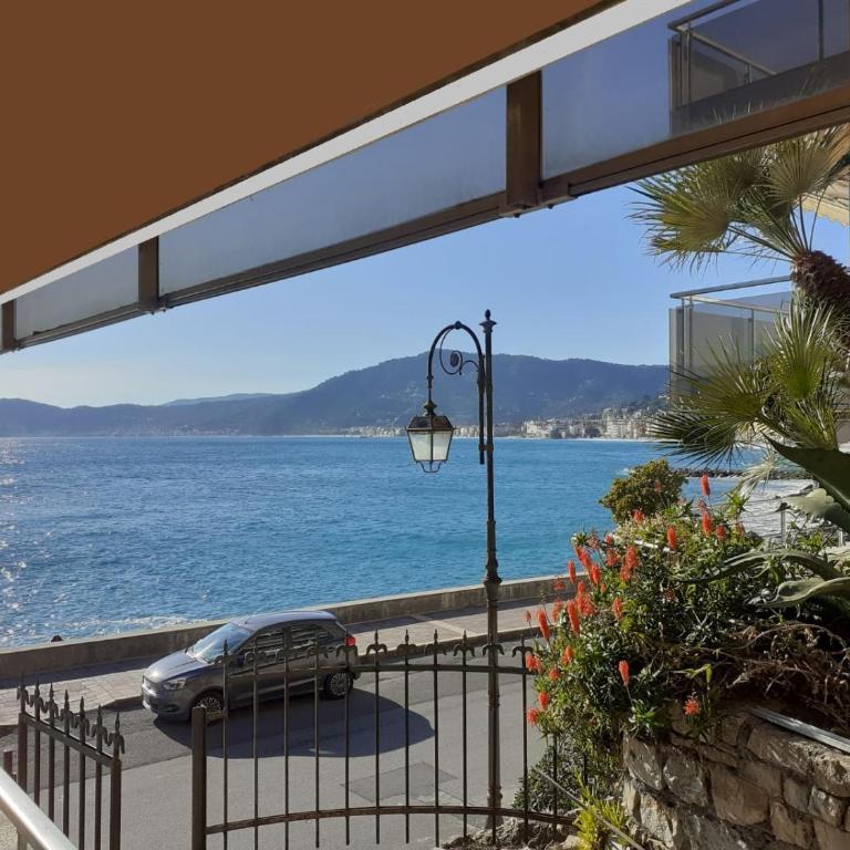 Cadorna Fronte Mare - Appartamento con 2 Camere da Letto - 4