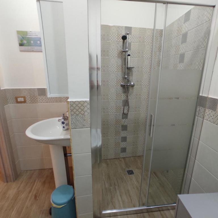 Policlinico Messina Bed&Bed - Camera Matrimoniale con Bagno Privato - 11