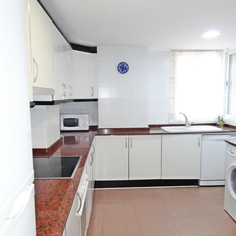 CAPRI GANDIA PRIMERA LÍNEA - Alquiler solo familias - Apartamento de 2 dormitorios - 3