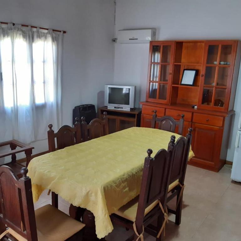 Hotel Mitre Chivilcoy. Casa en Rivadavia 900 - Casa de 2 dormitorios - 5