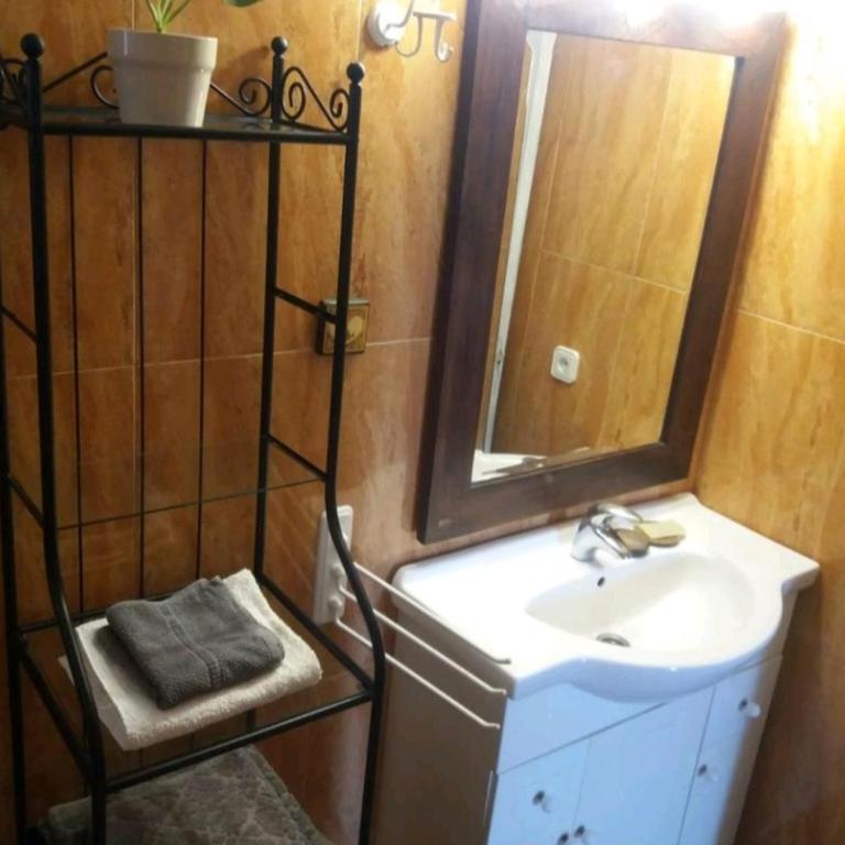 Casita Mary - Habitación Doble con baño privado - 15