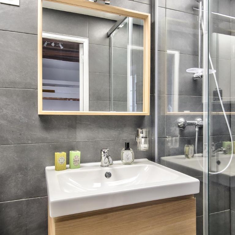 Lovely Mezzanine Studio in the Heart of Paris 3M - Appartement 1 Chambre - 8