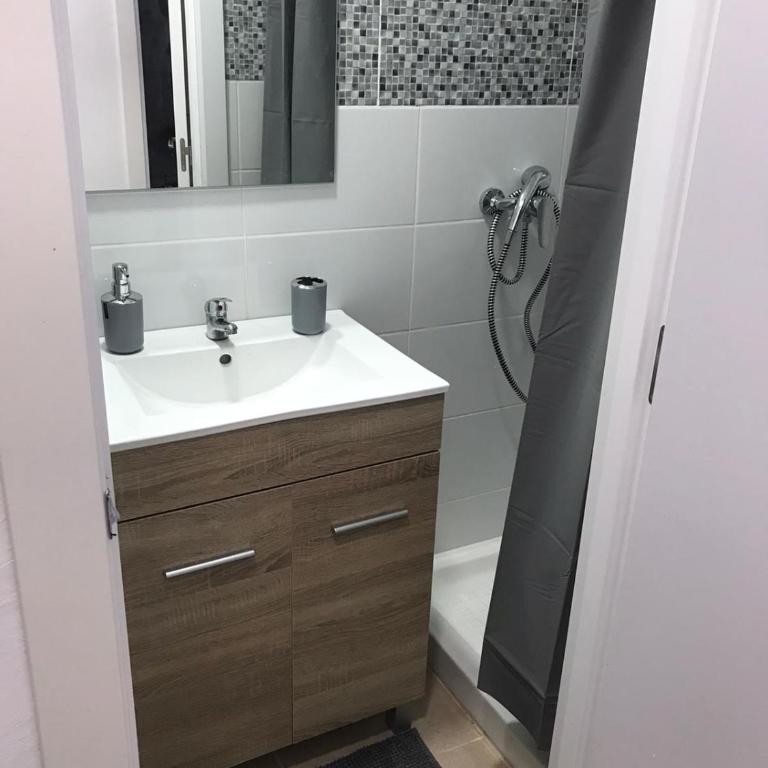 Un Descanso - Two-Bedroom Apartment - 5