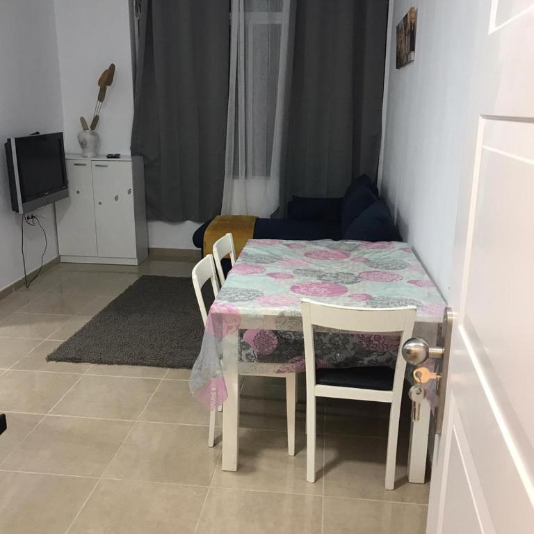 Un Descanso - Two-Bedroom Apartment - 11