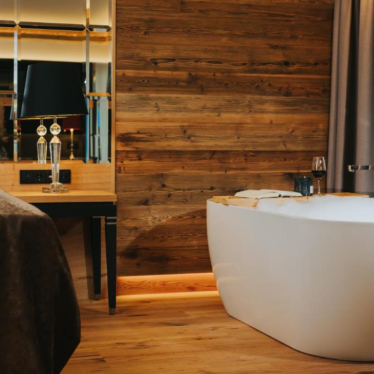 Ortner's Resort - Deluxe Junior Suite - 4