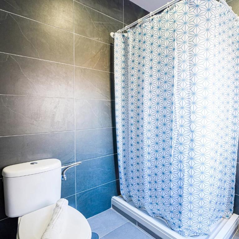 Hostal Jireh - Large Double Room - 11