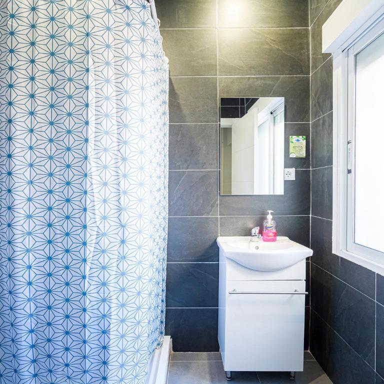 Hostal Jireh - Large Double Room - 13
