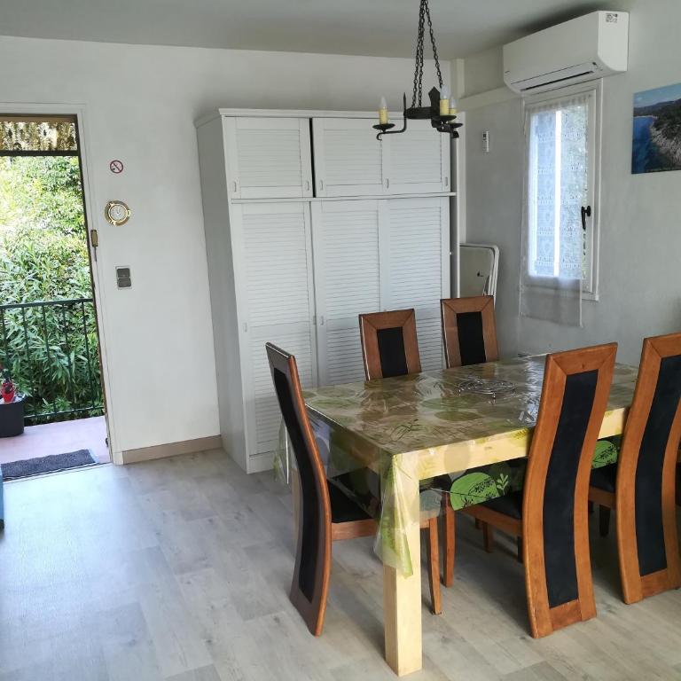 Appartement classé 3 étoiles au 1er étage d'une maison avec jardin dans un quartier calme - Appartement avec Terrasse - 3