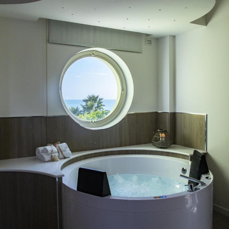 Smeraldo Suites & Spa - Suite con Vasca Idromassaggio - 4