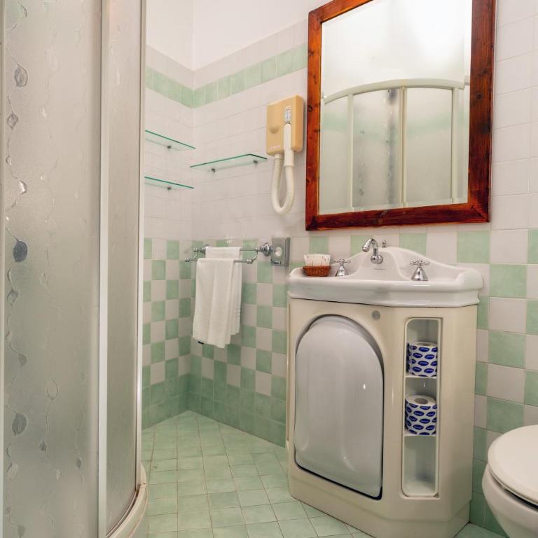 Hotel Vello d'Oro - Camera Budget Matrimoniale/Doppia con Letti Singoli - 2