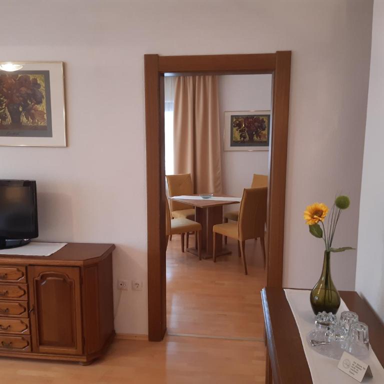 Landhaus Klausnerhof Hotel Garni - Familienzimmer mit Balkon - 3