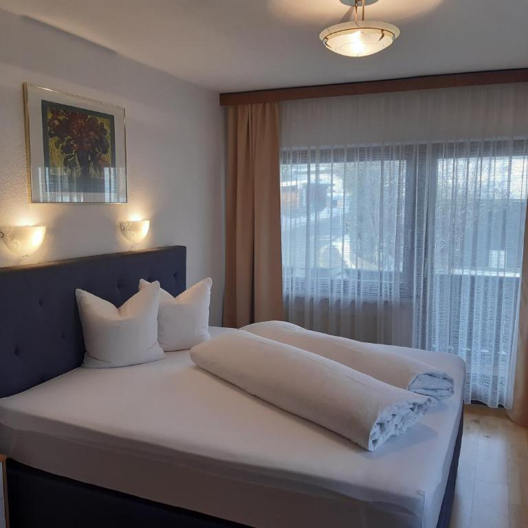 Landhaus Klausnerhof Hotel Garni - Familienzimmer mit Balkon - 2