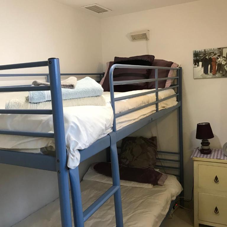 2 Bed Apartment - Sleeps 4 - Pool Patio Garden - Apartment - 7