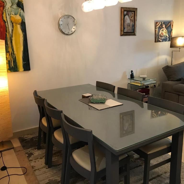 2 Bed Apartment - Sleeps 4 - Pool Patio Garden - Apartment - 6