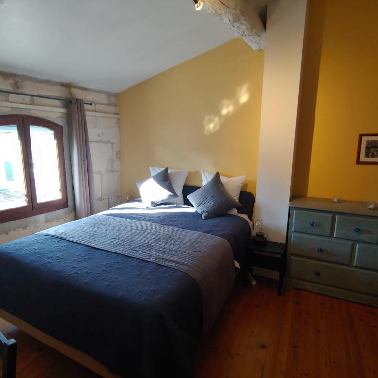Charmante maison arlésienne à l'ombre des Arènes, de 2 à 5p - Vacation Home - 8
