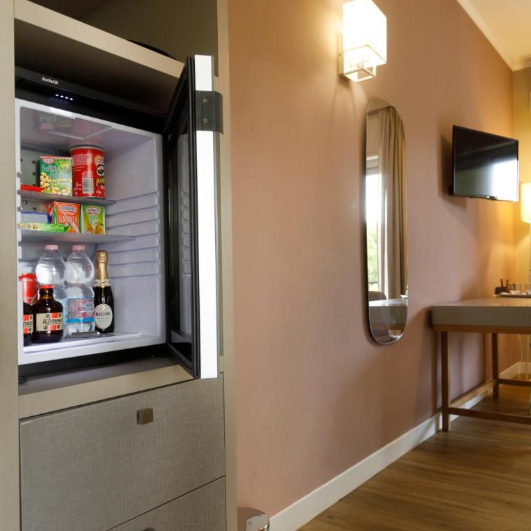 Mercury Rooms - Deluxe Double Room - 8