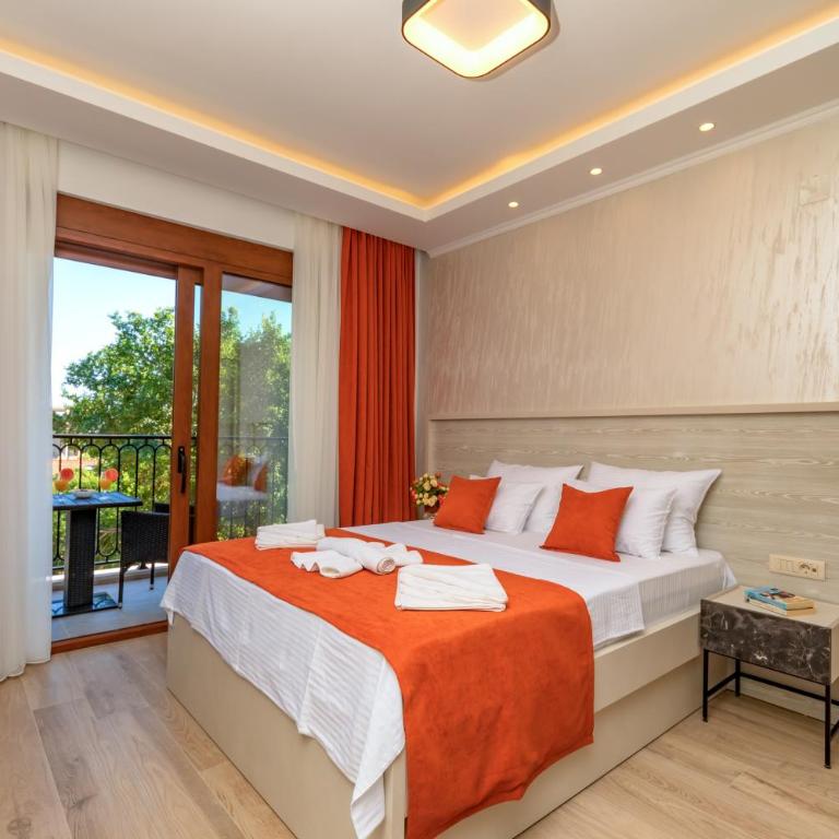 Luxury Apartments Queen - Studio with Balcony - 10