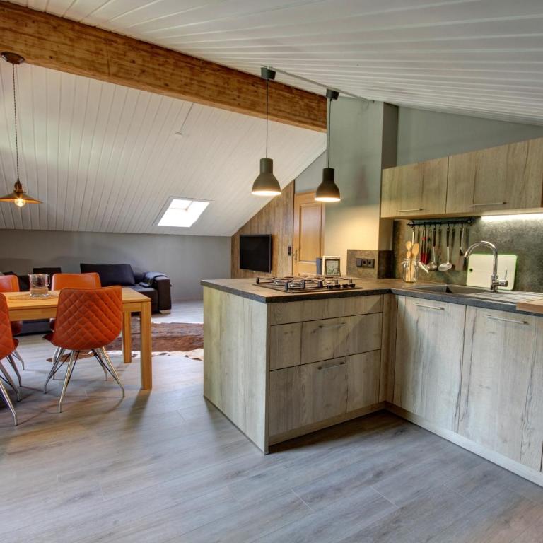 Ferienwohnung Annelies - Chiemgau Karte - Apartment mit Balkon - 3