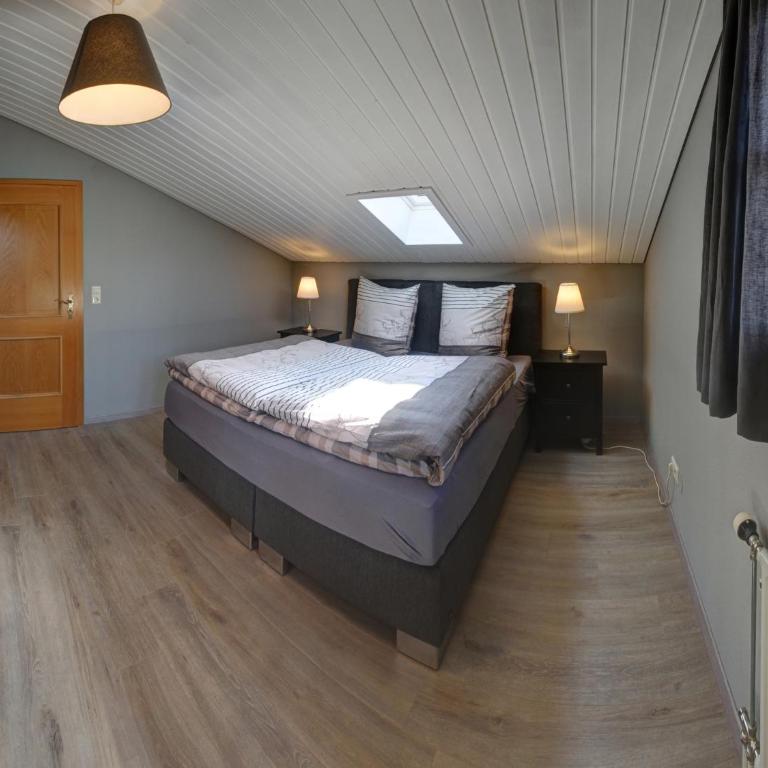 Ferienwohnung Annelies - Chiemgau Karte - Apartment mit Balkon - 5