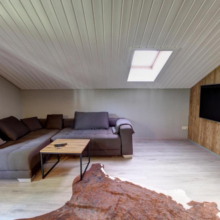 Ferienwohnung Annelies - Chiemgau Karte - Apartment mit Balkon - 8
