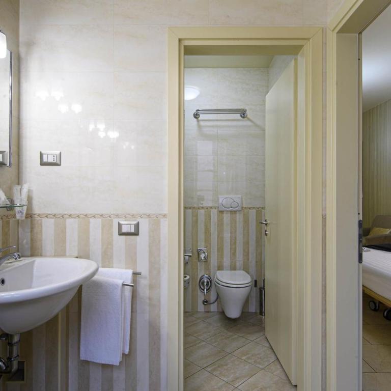 Domus Australia - Deluxe Quadruple Room - 4
