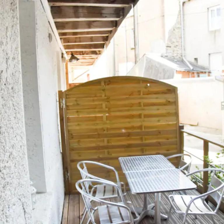 Gîte urbain ancienne écurie au centre ville et PARKING - Apartment mit 1 Schlafzimmer - 2