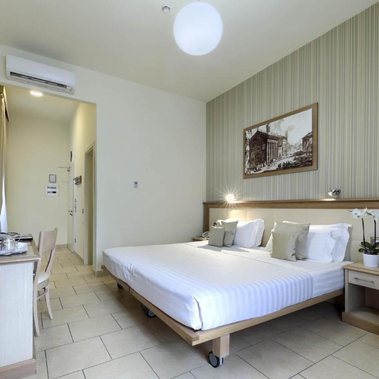 Domus Australia - Superior Triple Room - 4