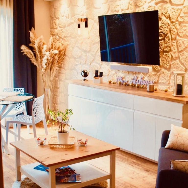 Chez Alphonse : T3 cosy et rénové - proche du port - Appartement 2 Chambres - 8