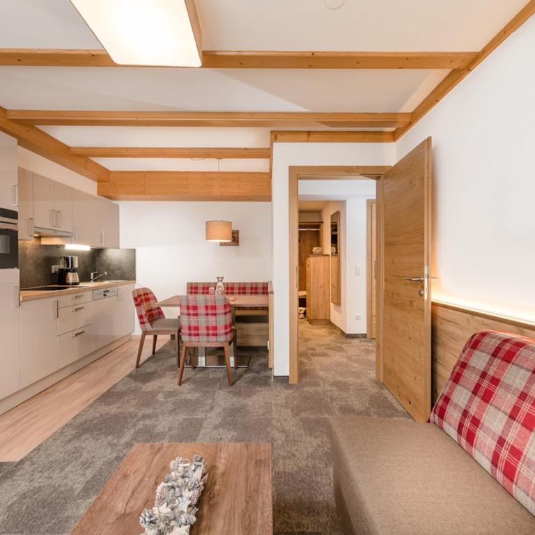 Apartments & Garni Alpenrose - Apartment mit 1 Schlafzimmer und Bergblick - 2