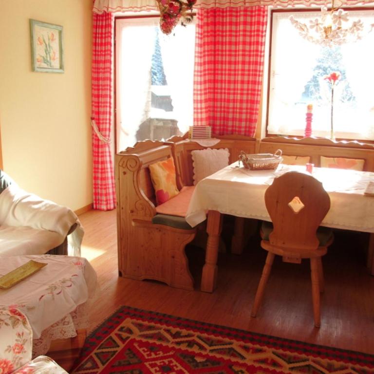 Ferienwohnungen Lackner - Chiemgau Karte - Apartment mit Aussicht und Balkon - 1