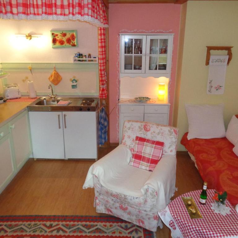 Ferienwohnungen Lackner - Chiemgau Karte - Apartment mit Aussicht und Balkon - 2