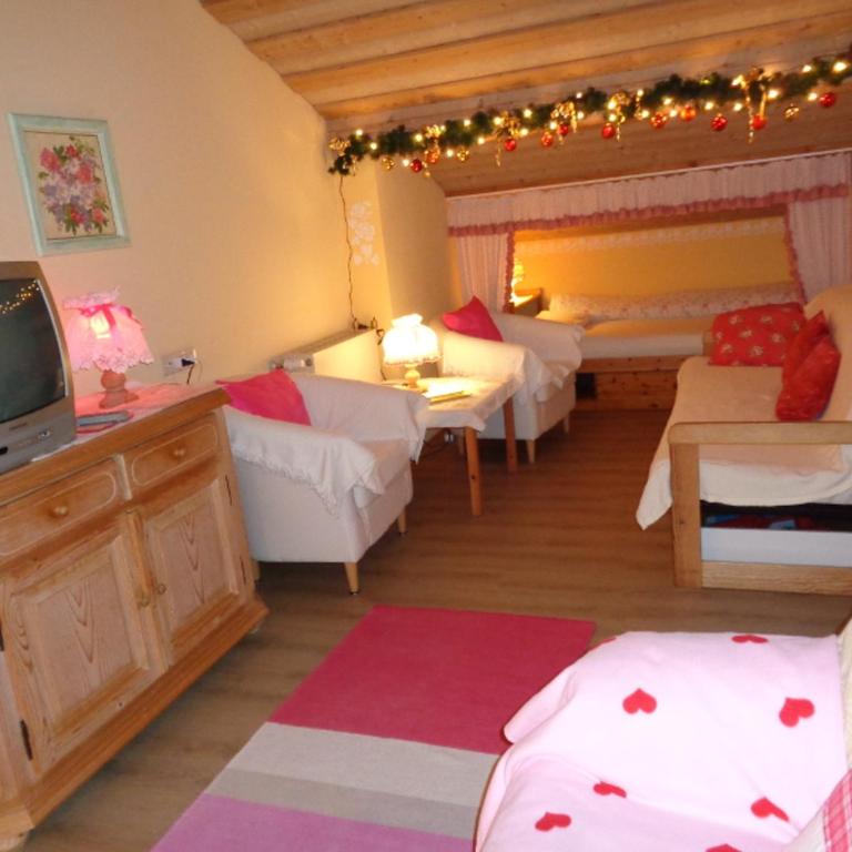 Ferienwohnungen Lackner - Chiemgau Karte - Apartment mit Blick auf die Berge - 2