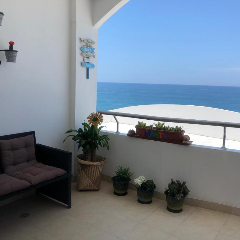 Departamentos Amoblados Frente al Mar Manta -PROINKASA - Suite Superior con vistas al mar - 3