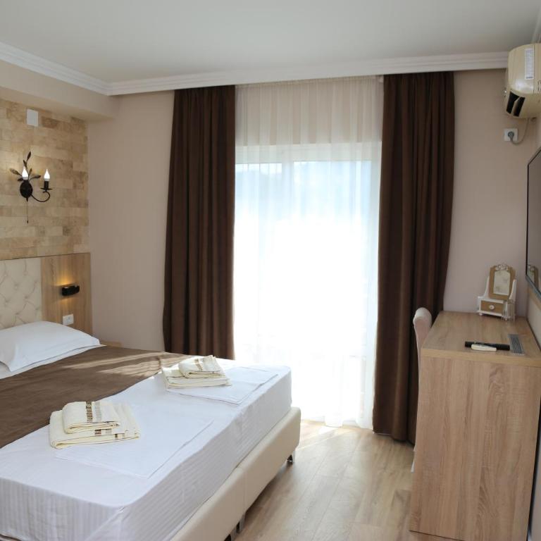 "HOLIDAY" apartments & rooms - Deluks Dvokrevetna Soba sa Bračnim Krevetom/Zasebnim Krevetima i Balkonom - 17