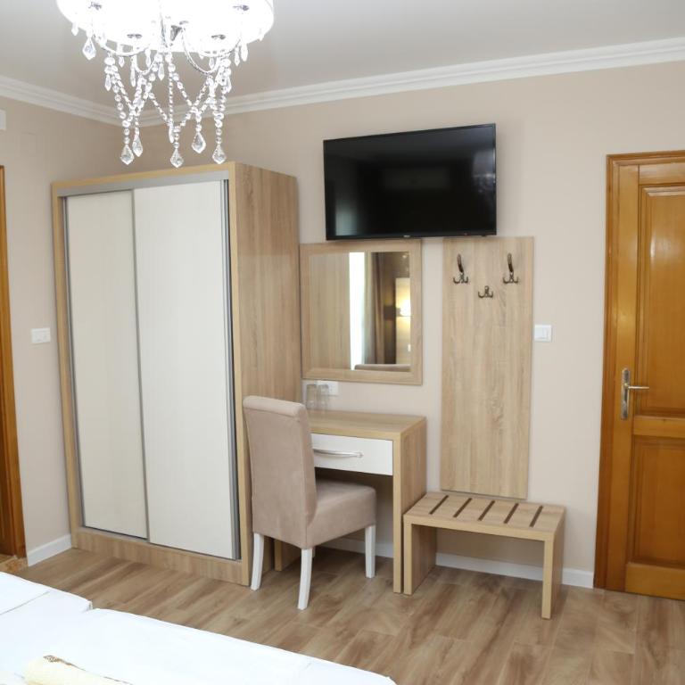"HOLIDAY" apartments & rooms - Trokrevetna Soba sa Balkonom - 5