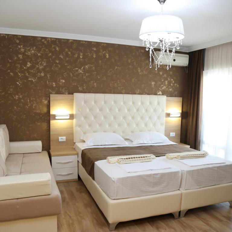"HOLIDAY" apartments & rooms - Trokrevetna Soba sa Balkonom - 2