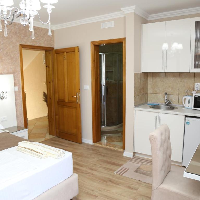 "HOLIDAY" apartments & rooms - Deluks Studio - 4