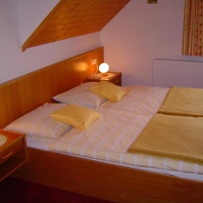 Landhaus Hinteregger - Doppelzimmer mit Balkon - 4