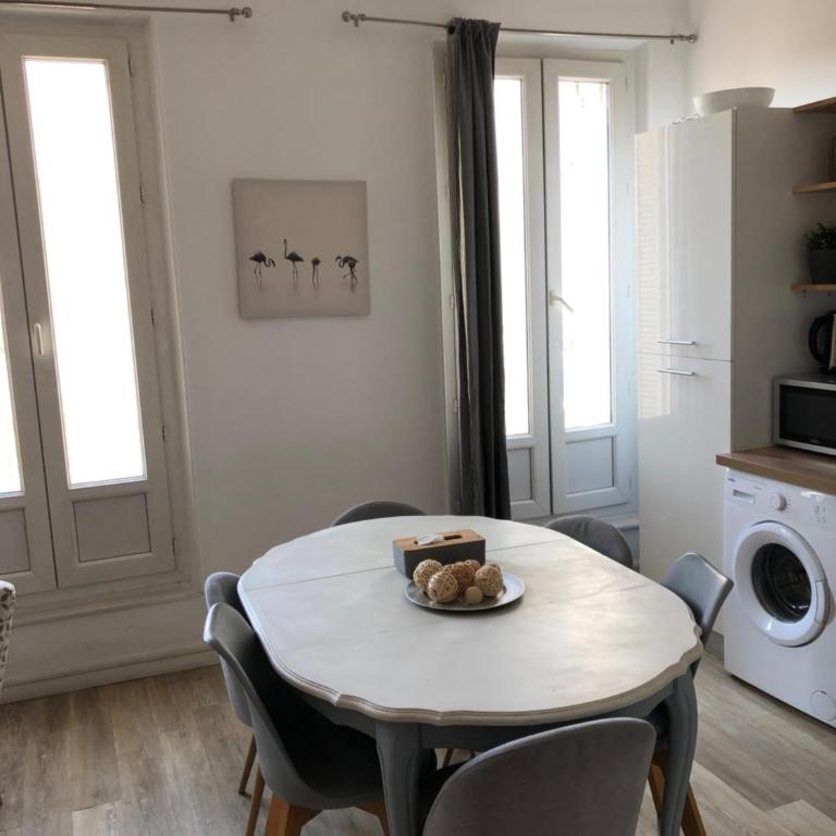 Magnifique Appartement 3 pièces Joliette Marseille PARKING PRIVATIF - Appartement 2 Chambres - 12